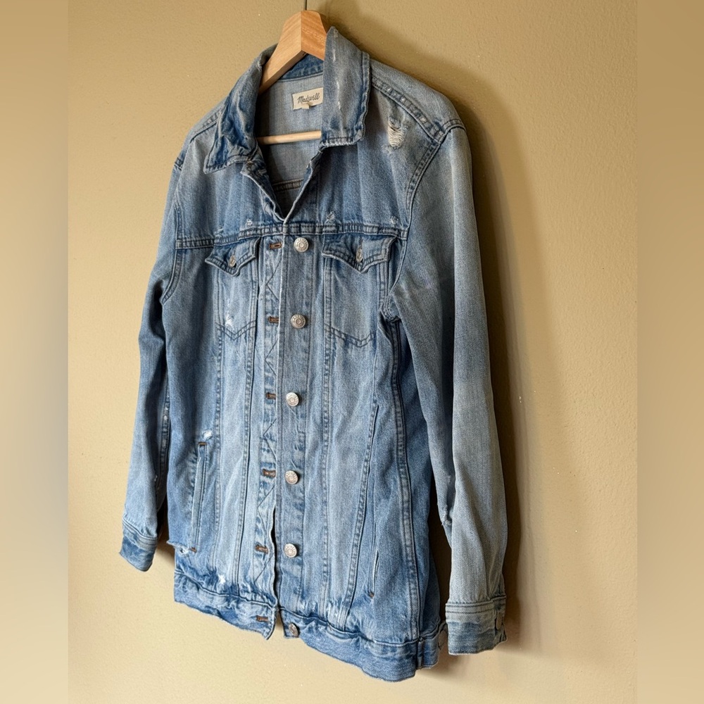 Madewell Oversized Distressed Denim Jacket in Junction Wash Size Small - Picture 3 of 8